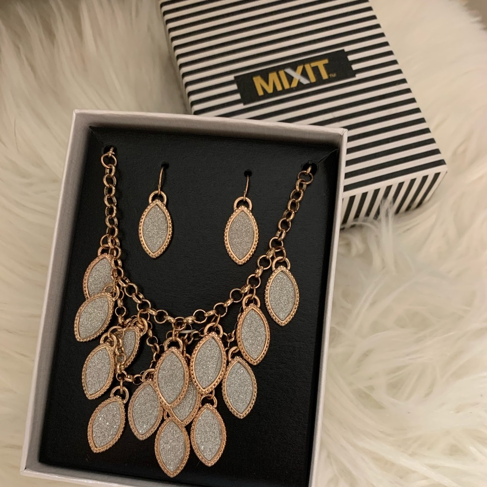 Beautiful necklace with earrings